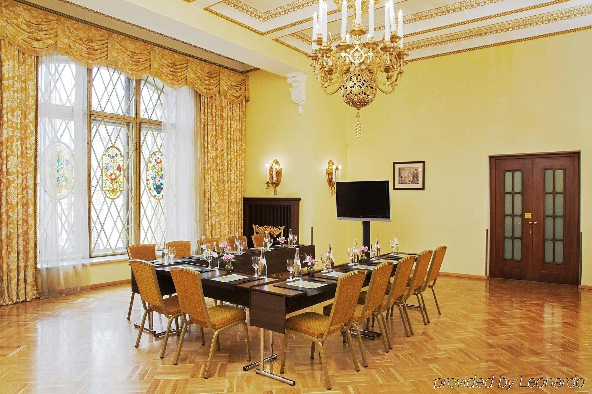 莫斯科列宁格勒希尔顿酒店 设施 照片 The Cabinet of Ministers meeting room